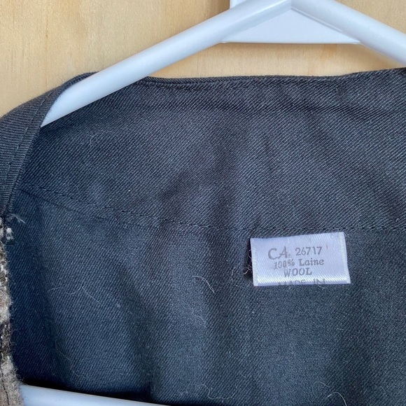 Wool Vest w/ Pockets, Wooden Buttons - Picture 3 of 3